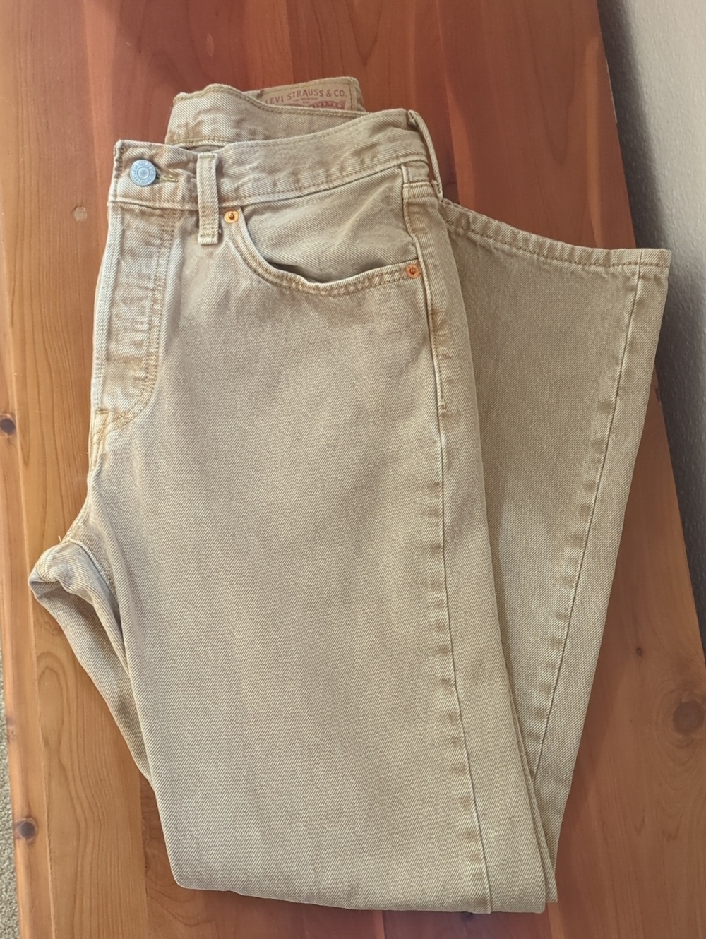 Levi's 501 Women's Straight Leg Jeans in Light Khaki